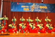 <h5>聖嘉勒女書院表演朝鮮舞 - 小木偶</h5><p>St. Clare Girl’s School performs Korean Dance- the Little Puppet</p>