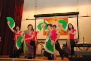 <h5>德玉舞蹈藝術坊表演舞蹈</h5><p>De Yu Wu Dao Yi Shu Fang (phonetic transcription)’s dance performance.</p>