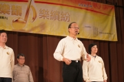 <h5>拍打健身功示範</h5><p>Demonstration of the “slapping exercise” routine</p>
